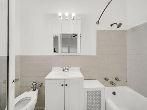 Tiny photo for 5000 S Cornell Avenue #6C, Chicago, IL 60615 (MLS # 12495435)