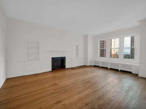 Tiny photo for 5000 S Cornell Avenue #6C, Chicago, IL 60615 (MLS # 12495435)