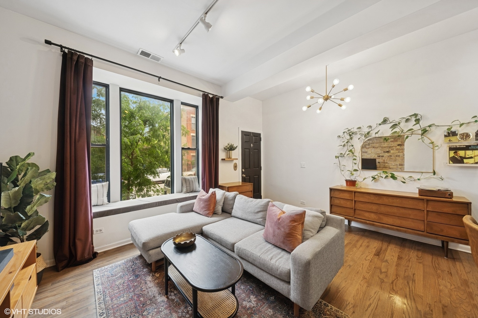1324 W Huron Street 1F