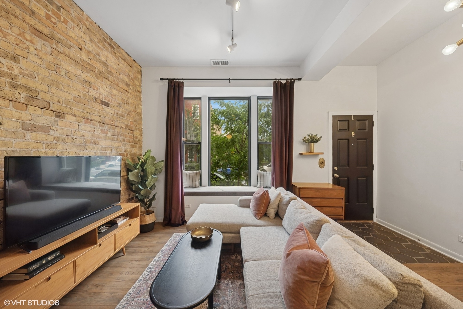 1324 W Huron Street 1F