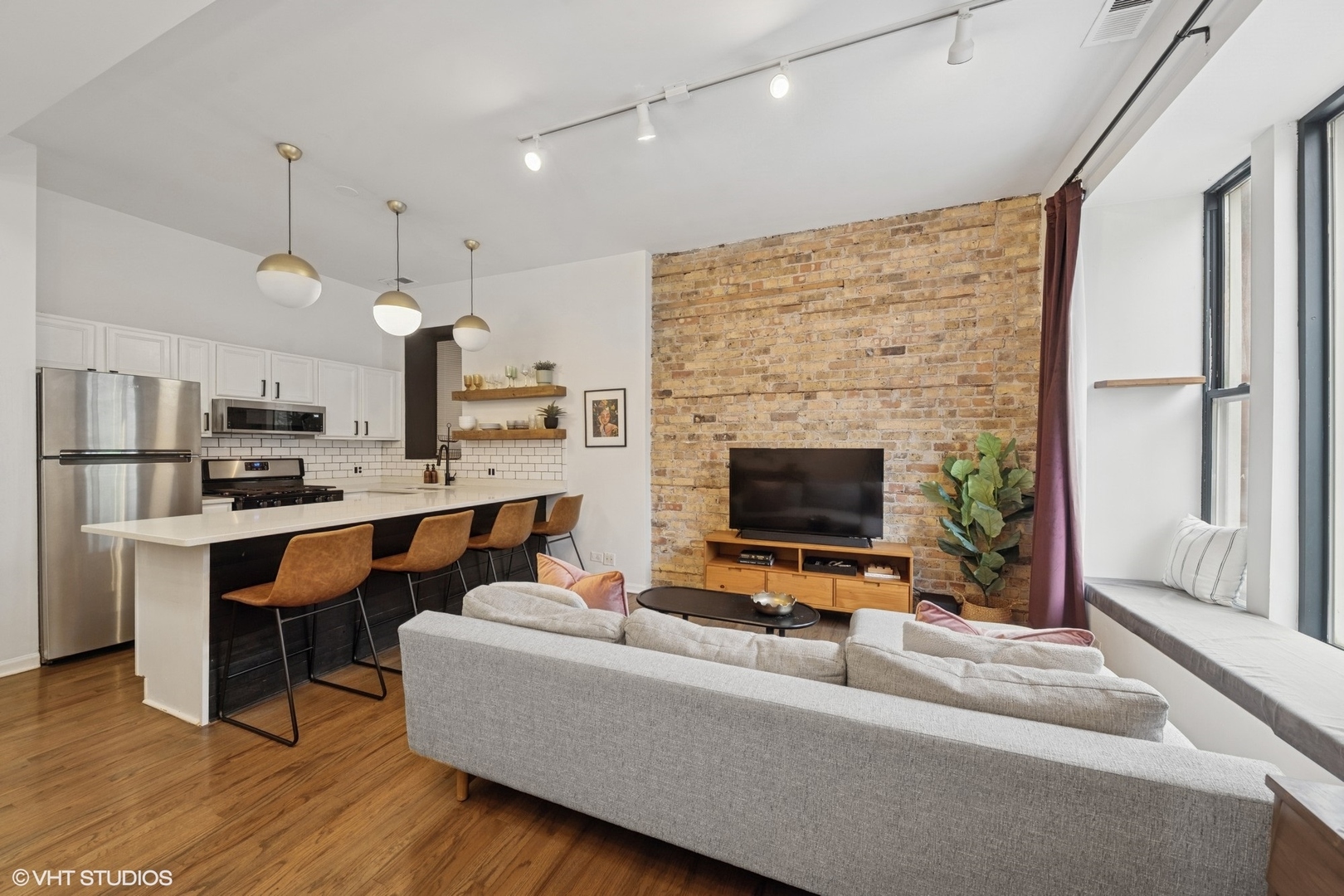 1324 W Huron Street 1F