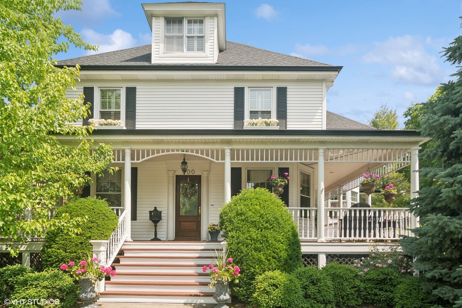 300 E Euclid Avenue
