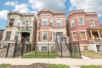 6344 S Eberhart Avenue Chicago IL 60637