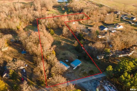 Tiny photo for 308 S Spillertown Road, Marion, IL 62959 (MLS # QC4269886)