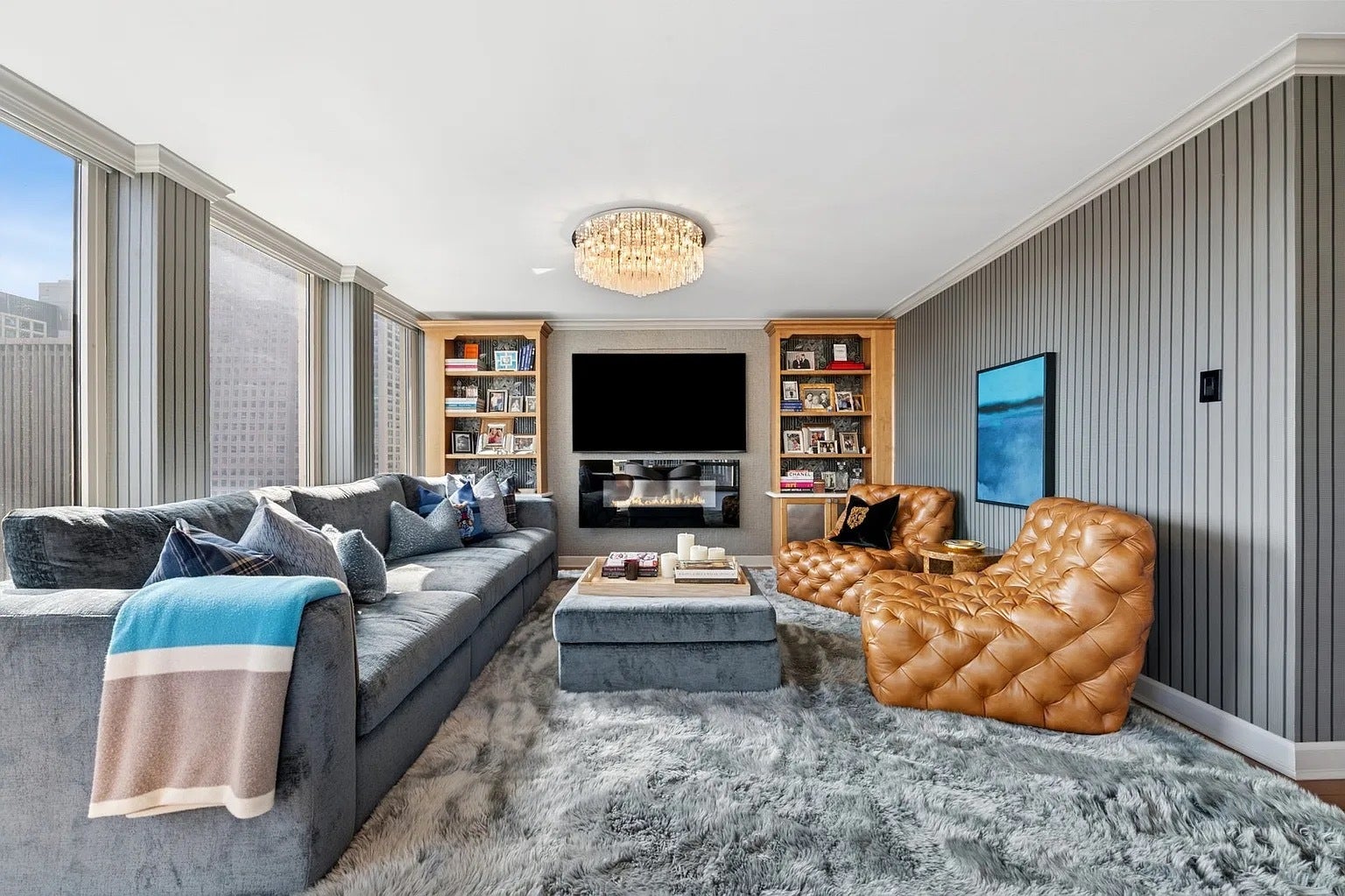111 E Chestnut Street 22A