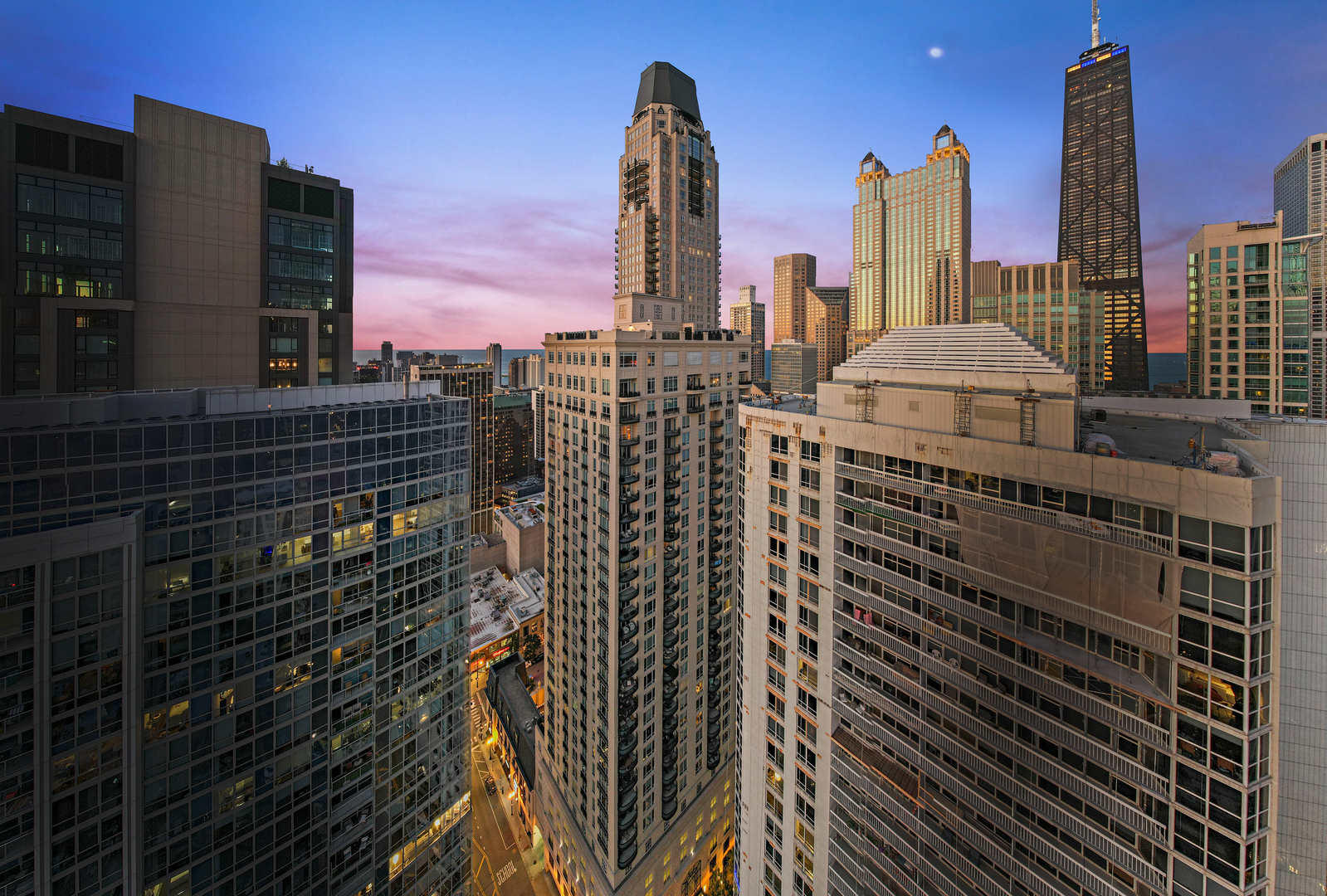 10 E Delaware Place 34A