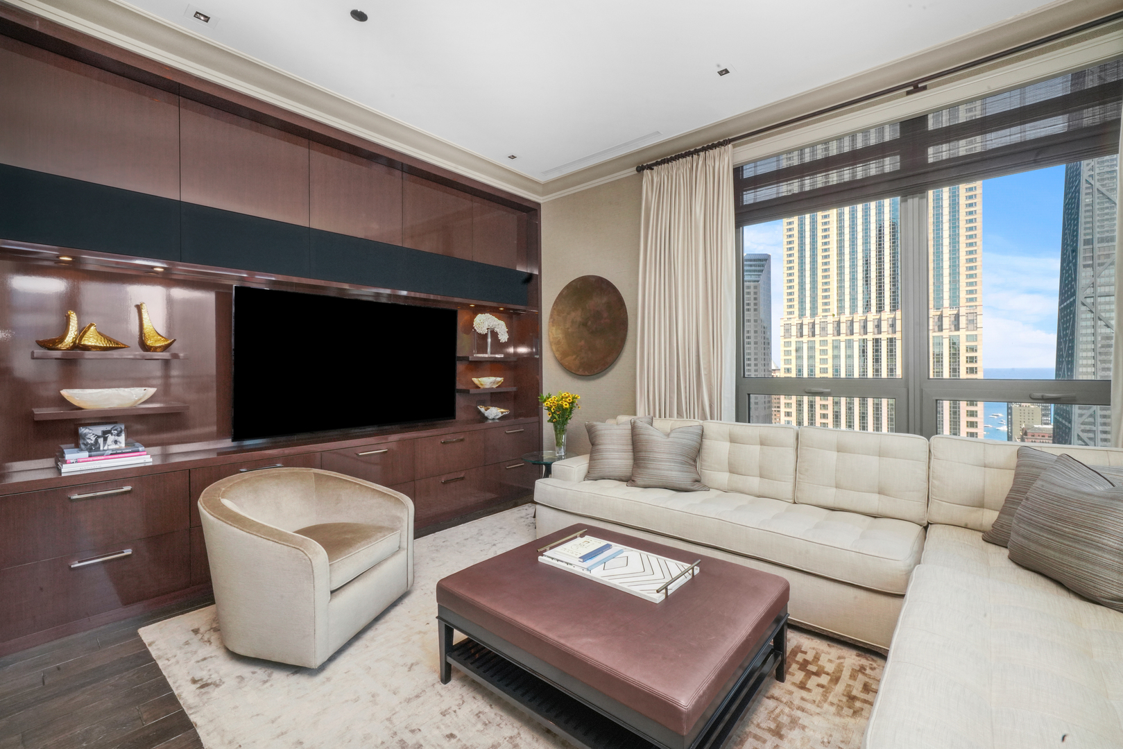 10 E Delaware Place 34A