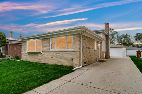 Tiny photo for 9234 Linder Avenue, Morton Grove, IL 60053 (MLS # 12627429)