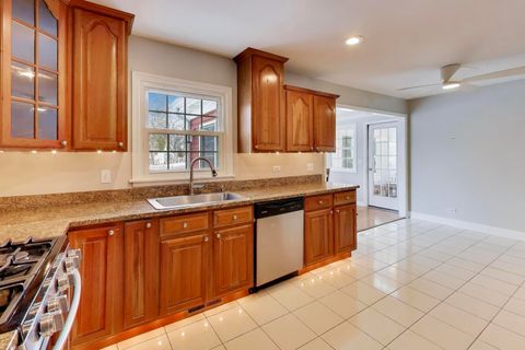 Tiny photo for 27W266 OAKWOOD Street, Winfield, IL 60190 (MLS # 12550471)