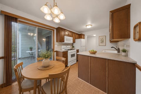Tiny photo for 225 Columbia Court #5, Schaumburg, IL 60193 (MLS # 12652903)
