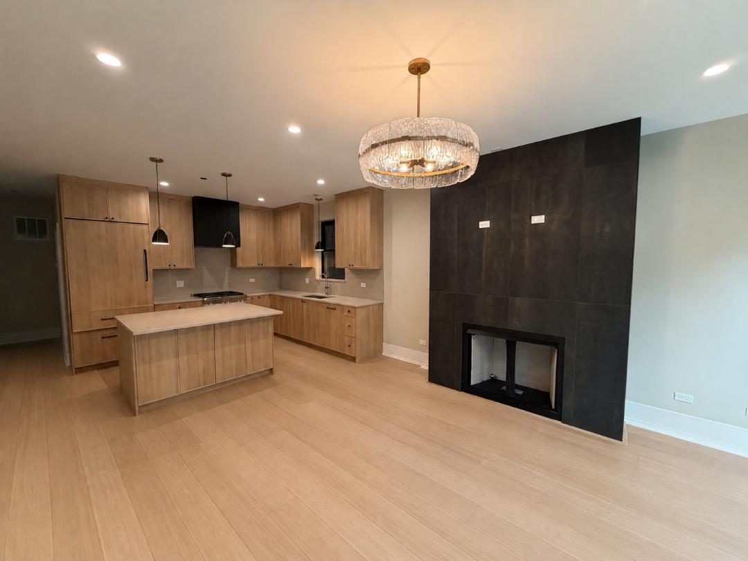 1406 W Cuyler Avenue 2