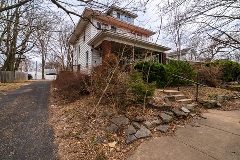 Tiny photo for 2416 N Dechman Avenue, Peoria, IL 61603 (MLS # 12599299)