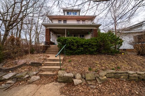 Photo of 2416 N Dechman Avenue, Peoria, IL 61603 (MLS # 12599299)