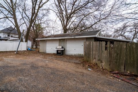 Tiny photo for 2416 N Dechman Avenue, Peoria, IL 61603 (MLS # 12599299)