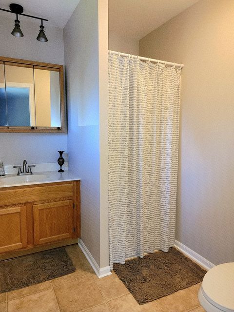 Tiny photo for 205 Countryside Lane, Lindenhurst, IL 60046 (MLS # 12475013)