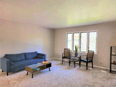 Tiny photo for 205 Countryside Lane, Lindenhurst, IL 60046 (MLS # 12475013)
