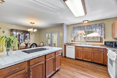 Tiny photo for 211 N Oltendorf Road, Streamwood, IL 60107 (MLS # 12489189)
