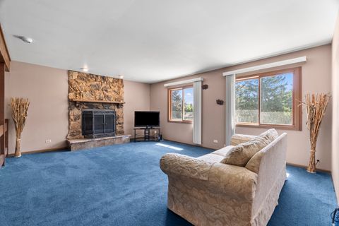 Tiny photo for 211 N Oltendorf Road, Streamwood, IL 60107 (MLS # 12489189)