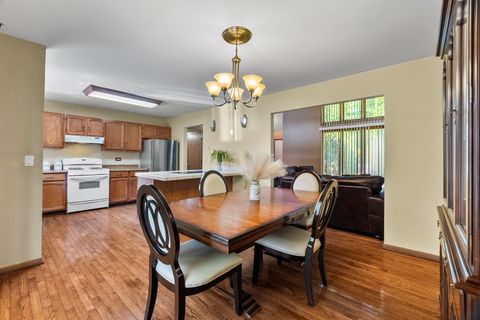 Tiny photo for 211 N Oltendorf Road, Streamwood, IL 60107 (MLS # 12489189)