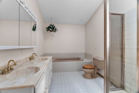 Tiny photo for 211 N Oltendorf Road, Streamwood, IL 60107 (MLS # 12489189)