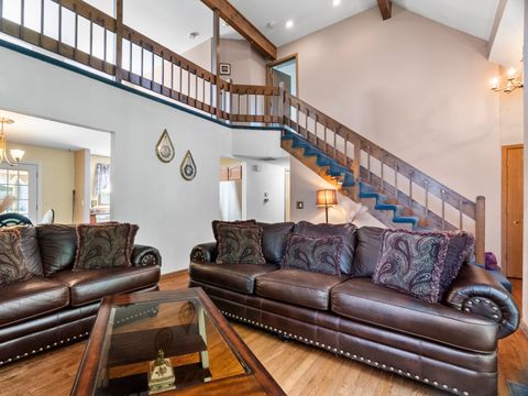 Tiny photo for 211 N Oltendorf Road, Streamwood, IL 60107 (MLS # 12489189)