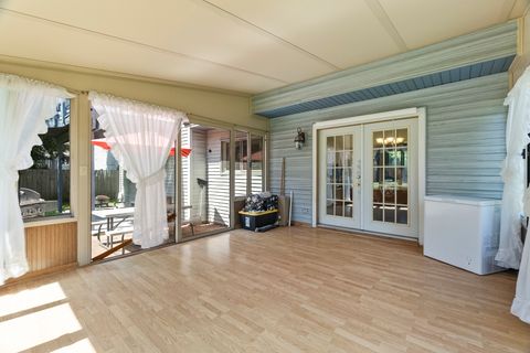 Tiny photo for 211 N Oltendorf Road, Streamwood, IL 60107 (MLS # 12489189)