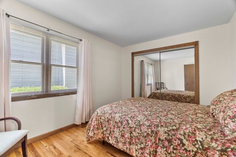 Tiny photo for 211 N Oltendorf Road, Streamwood, IL 60107 (MLS # 12489189)