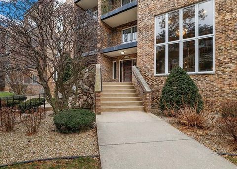 467 HIAWATHA Trail 411 Wood Dale IL 60191