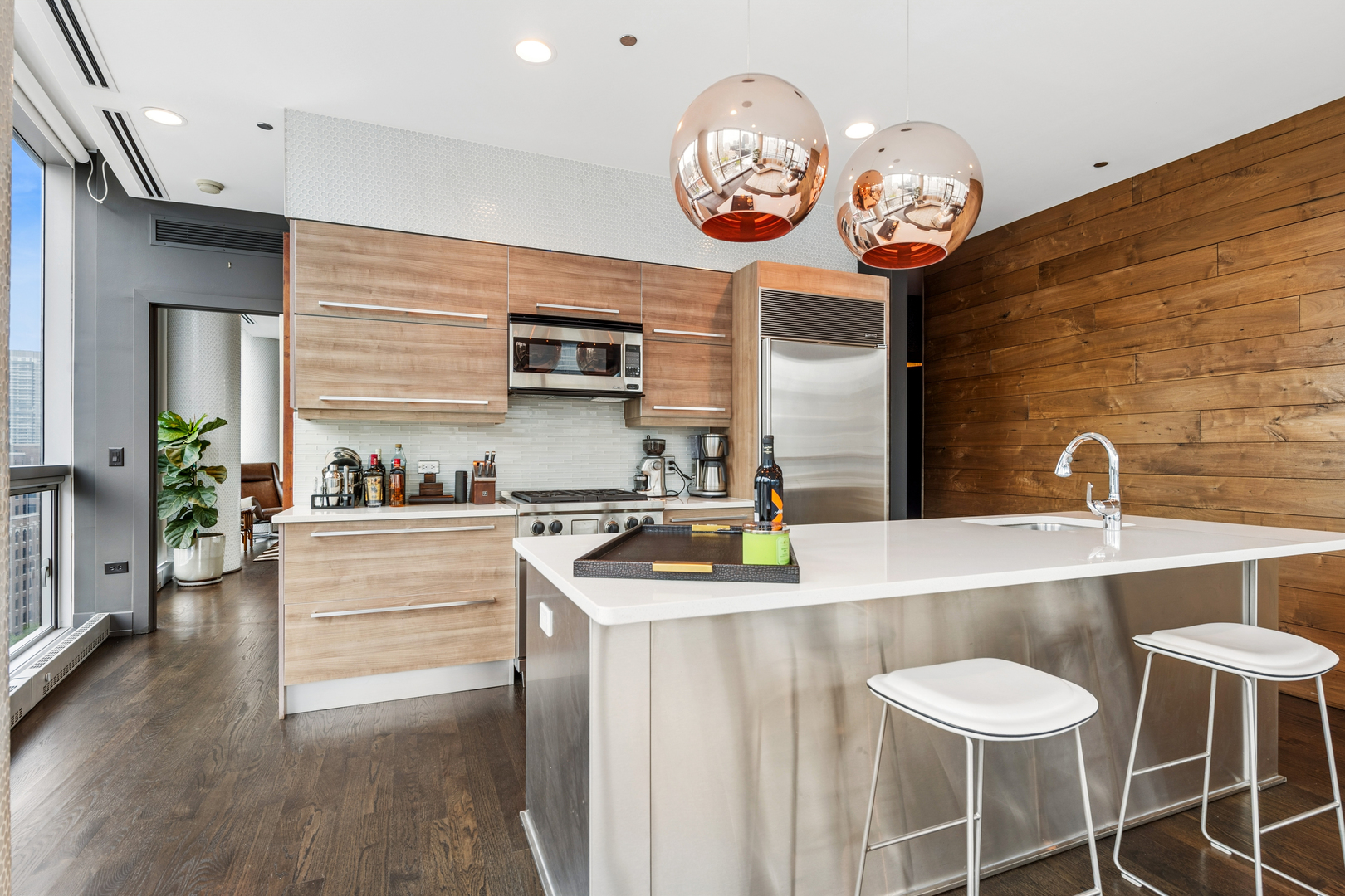 110 W SUPERIOR Street 1502