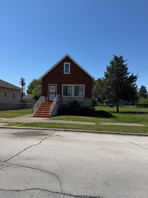 Photo of 213 155th Place, Calumet City, IL 60409 (MLS # 12725205)