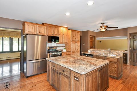 Tiny photo for 14000 108th Avenue, Orland Park, IL 60467 (MLS # 12472837)