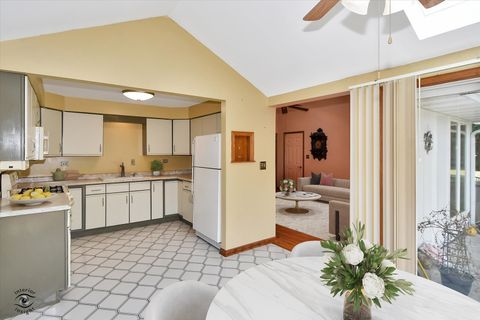 Tiny photo for 14000 108th Avenue, Orland Park, IL 60467 (MLS # 12472837)