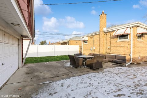 A home in Evergreen Park