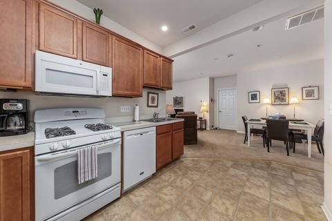 Tiny photo for 2692 Stone Circle #302, Geneva, IL 60134 (MLS # 12685402)
