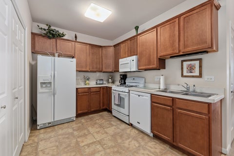 Tiny photo for 2692 Stone Circle #302, Geneva, IL 60134 (MLS # 12685402)
