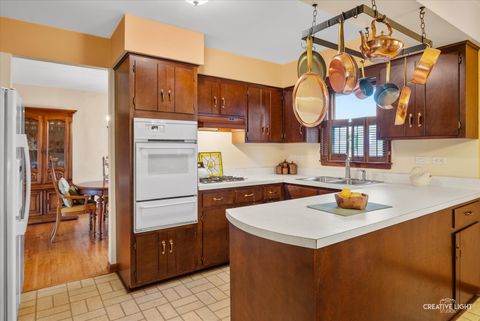 Tiny photo for 825 Columbia Lane, Darien, IL 60561 (MLS # 12590732)