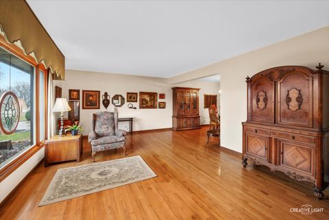 Tiny photo for 825 Columbia Lane, Darien, IL 60561 (MLS # 12590732)