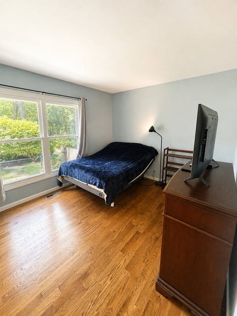 Tiny photo for 220 Lakewood Drive, Oakwood Hills, IL 60013 (MLS # 12748087)