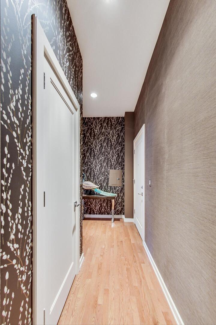 6 N Michigan Avenue 1211
