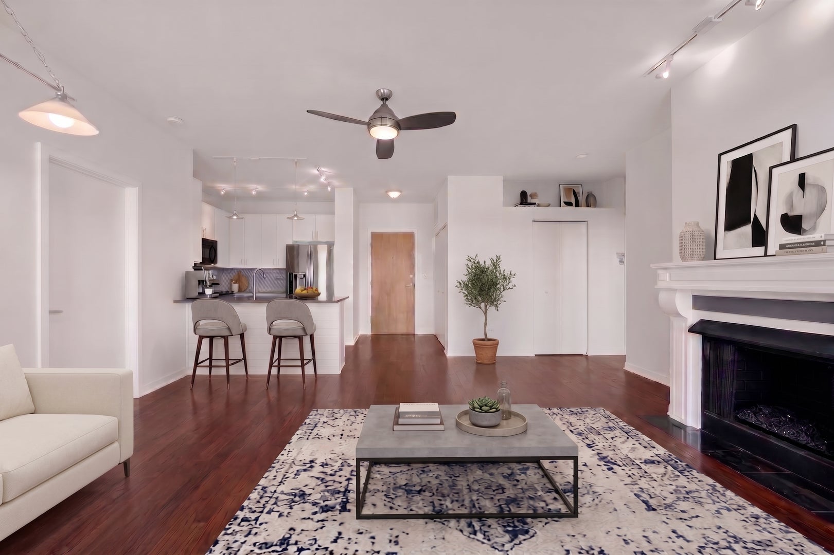 1111 W 15th Street 410