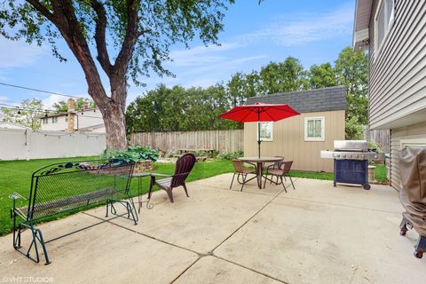 Tiny photo for 1288 N Ashland Avenue, Palatine, IL 60074 (MLS # 12631673)