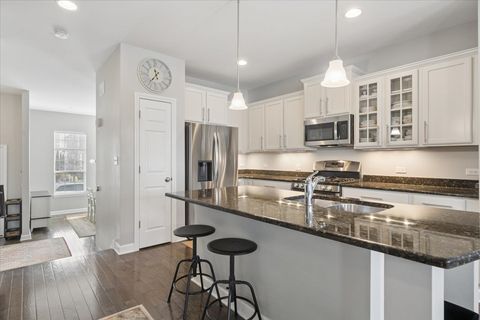 Tiny photo for 24 N Lincoln Lane, Arlington Heights, IL 60004 (MLS # 12589578)