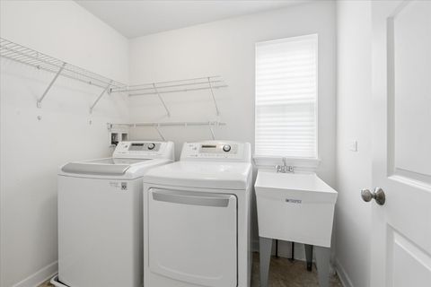 Tiny photo for 24 N Lincoln Lane, Arlington Heights, IL 60004 (MLS # 12589578)