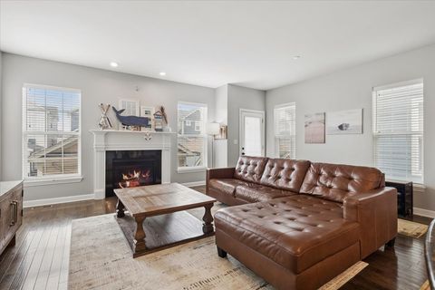 Tiny photo for 24 N Lincoln Lane, Arlington Heights, IL 60004 (MLS # 12589578)