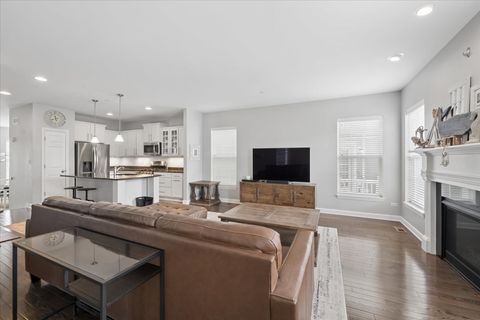 Tiny photo for 24 N Lincoln Lane, Arlington Heights, IL 60004 (MLS # 12589578)