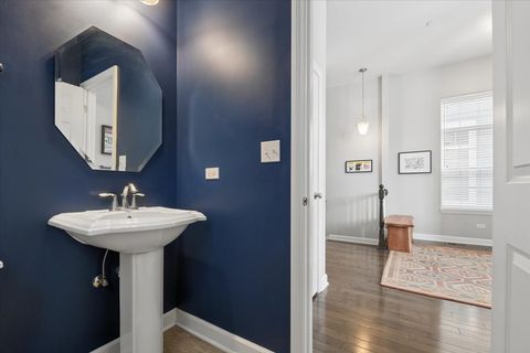 Tiny photo for 24 N Lincoln Lane, Arlington Heights, IL 60004 (MLS # 12589578)