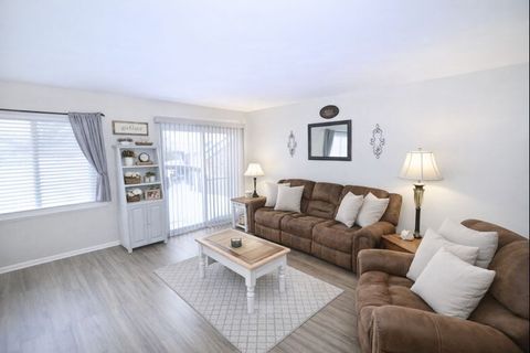 Tiny photo for 1716 Pine Street, McHenry, IL 60051 (MLS # 12558620)