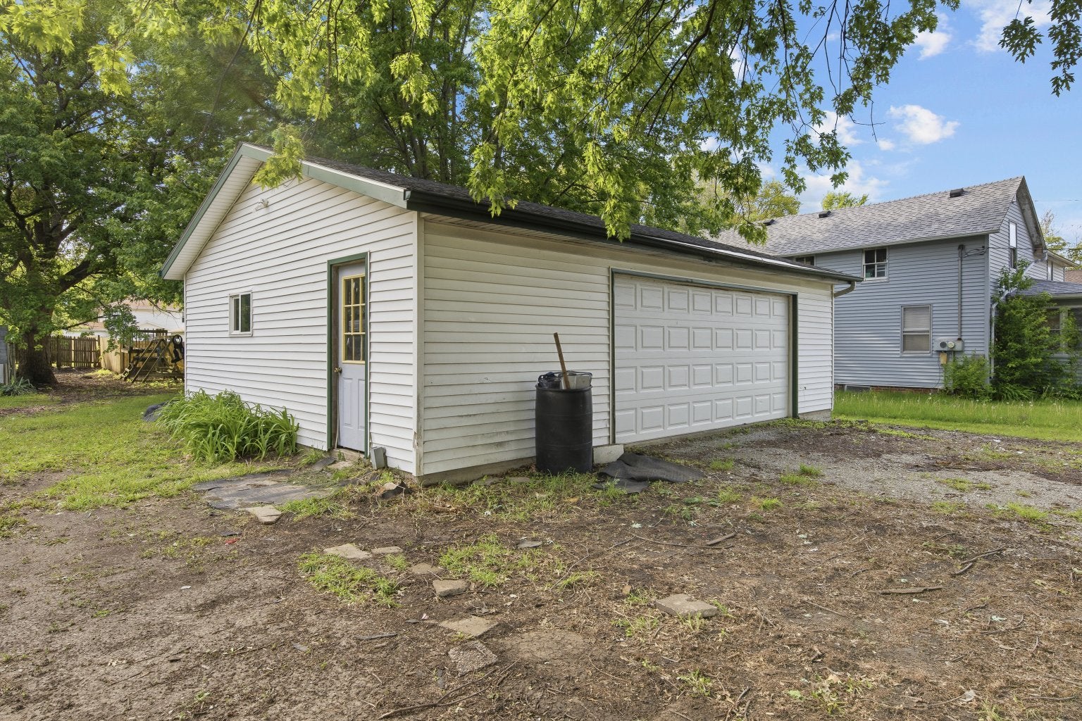 200 W Locust Street