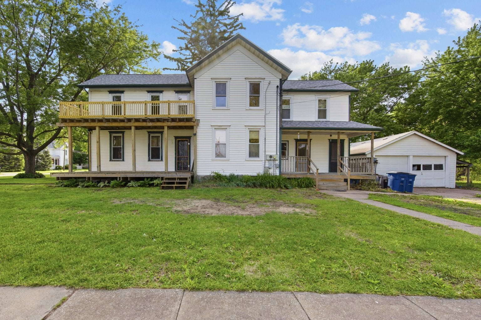 200 W Locust Street