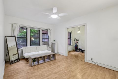 Tiny photo for 5471 S Ingleside Avenue #1E, Chicago, IL 60615 (MLS # 12616232)